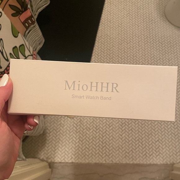 Slim Metal Stainless Steel Silver/Gold Apple Watch Band - adjustable size - NWT - Picture 9 of 12